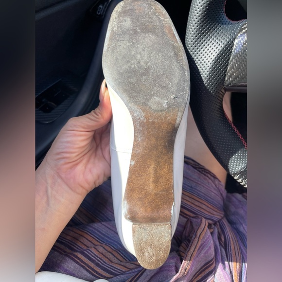 Vintage white mod leather shoes small heel Red Cross nurse sz 10 - Picture 8 of 9